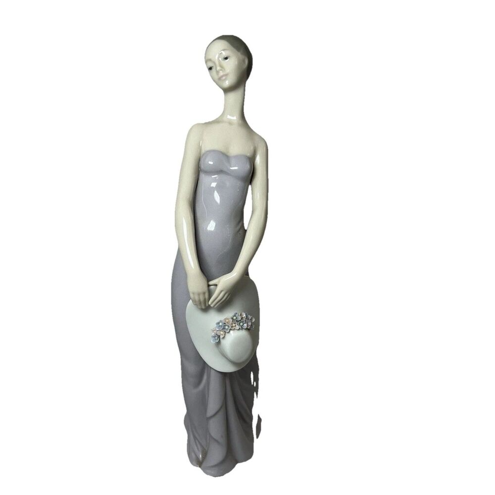 LLADRO DAMA ANORANTE BRIDE'S MAID Porcelain Figures K890K  #5598 Mint Condition